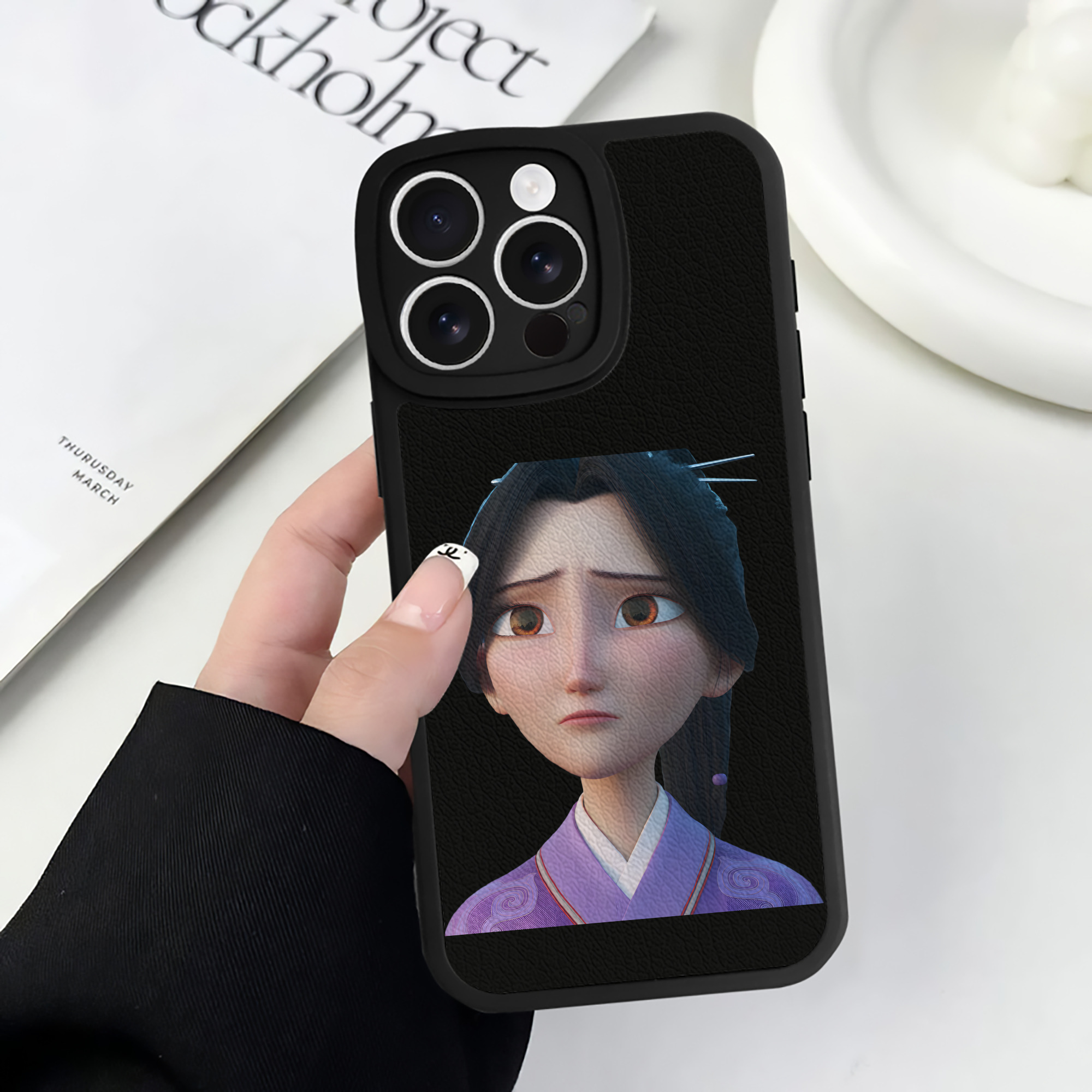 （画像用） Ne Zha 2 ナタ 魔童の大暴れ 【iPhone 16シリーズ対応】シリコンスマホケース（レザー調） 材質：シリコン